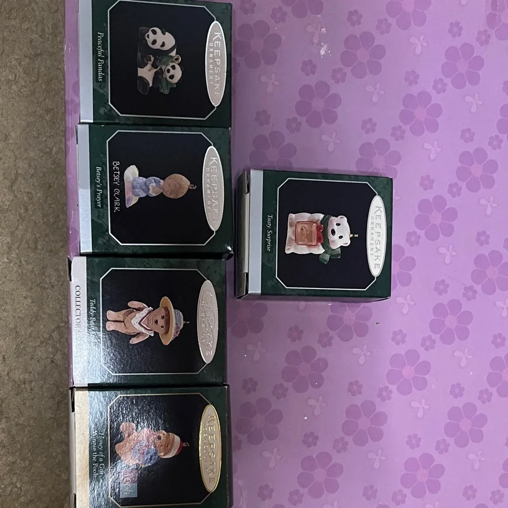 Hallmark Keepsake Ornament Collection - Green and Purple - Picture 1 of 6